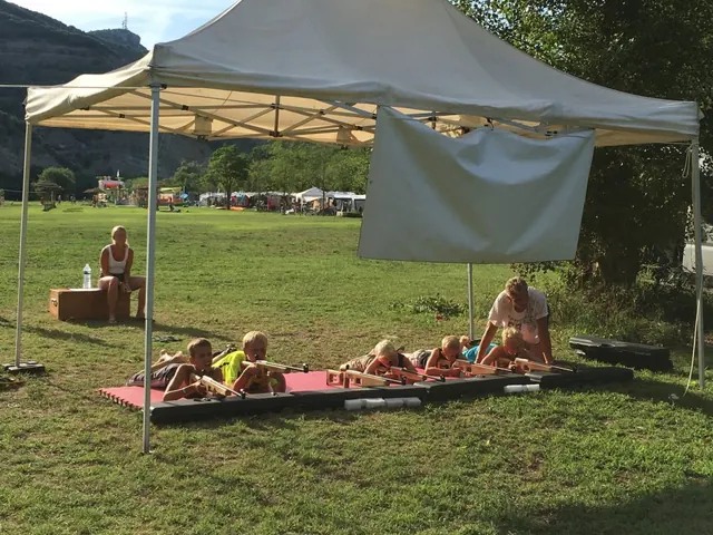 Tente et participants