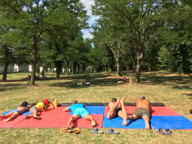 Tapis rouges et personnes